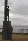 SantaCruz_surf_statue_Steve4.jpg (13991 bytes)